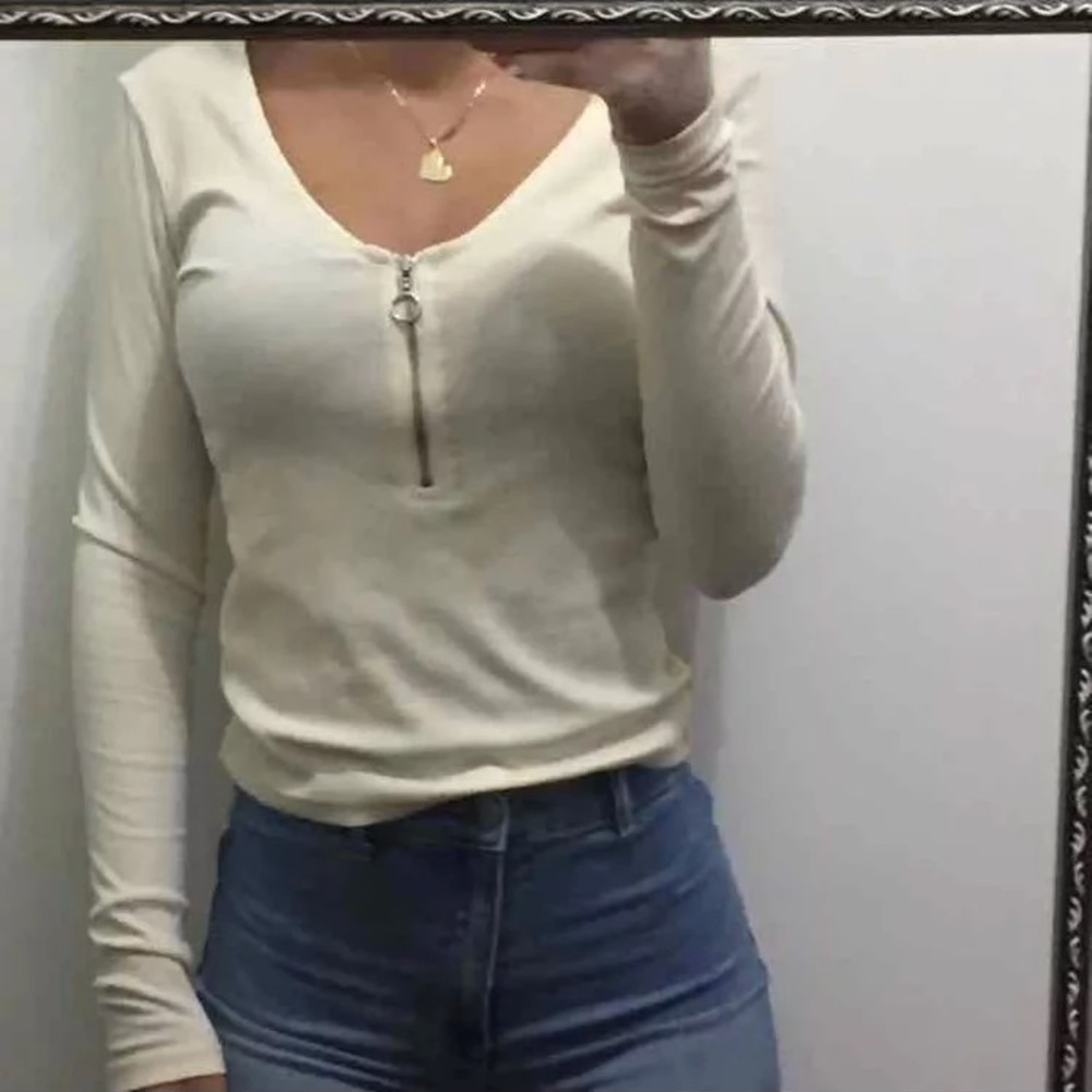 H&M xsmall cream top